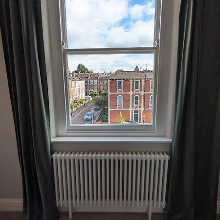 Clifton In Prime Location & Parking Bristol